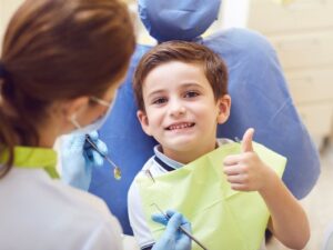 Jak przygotować dziecko do pierwszej wizyty u dentysty? - Amadent Blog